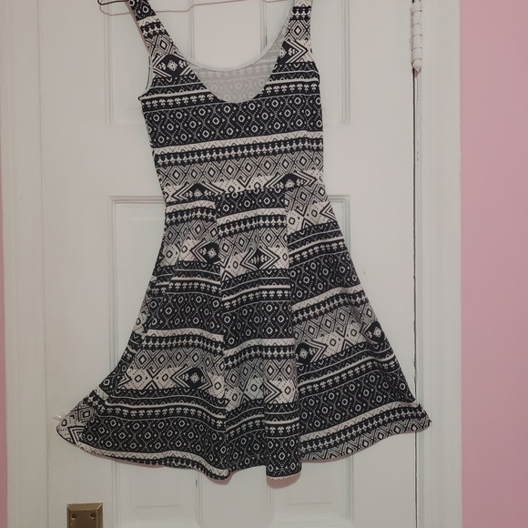HM Divided patterned black/white mini dress - Picture 5 of 7
